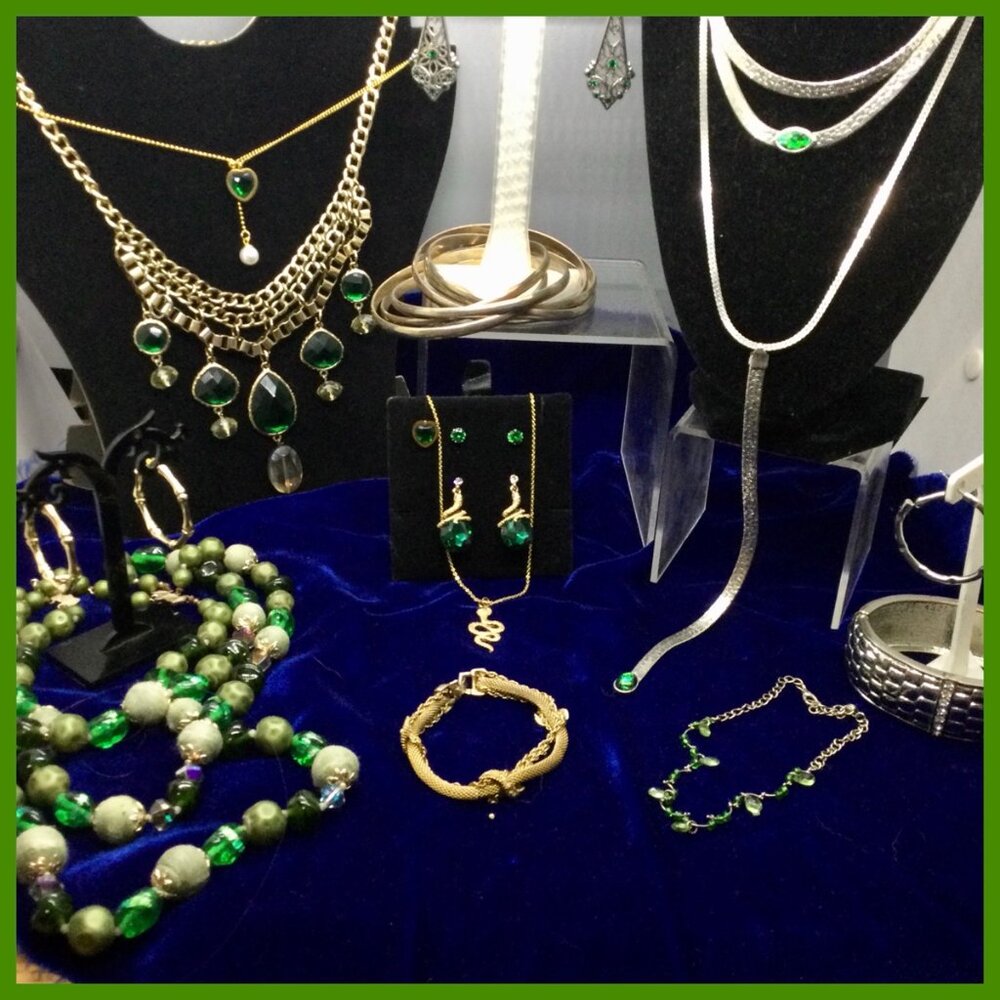 Emerald Green Jewelery Lot,14 pc